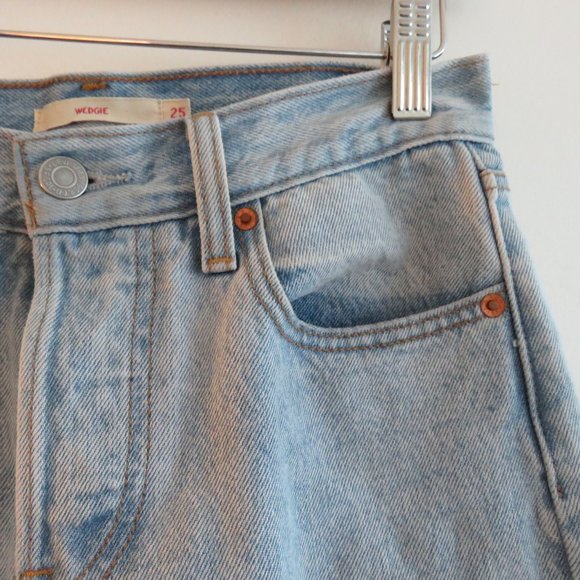 LEVI'S Wedgie Button Fly Light Wash Distressed Straight Leg Jeans - Size 27 - Picture 7 of 16